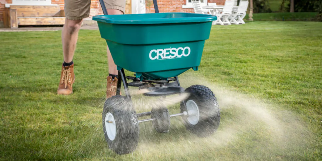The Grass People’s Spreaders & Sprayers Guide for Your Garden 2025
